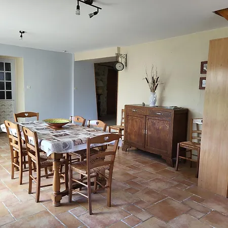 Maison Dans Un Hameau Calme Gras